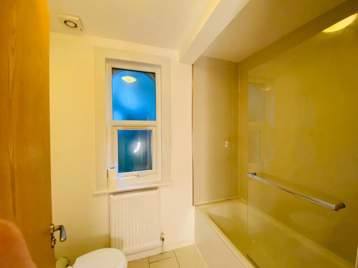77 B Brailsford Road, Brixton, Sw2 2tb * Londra