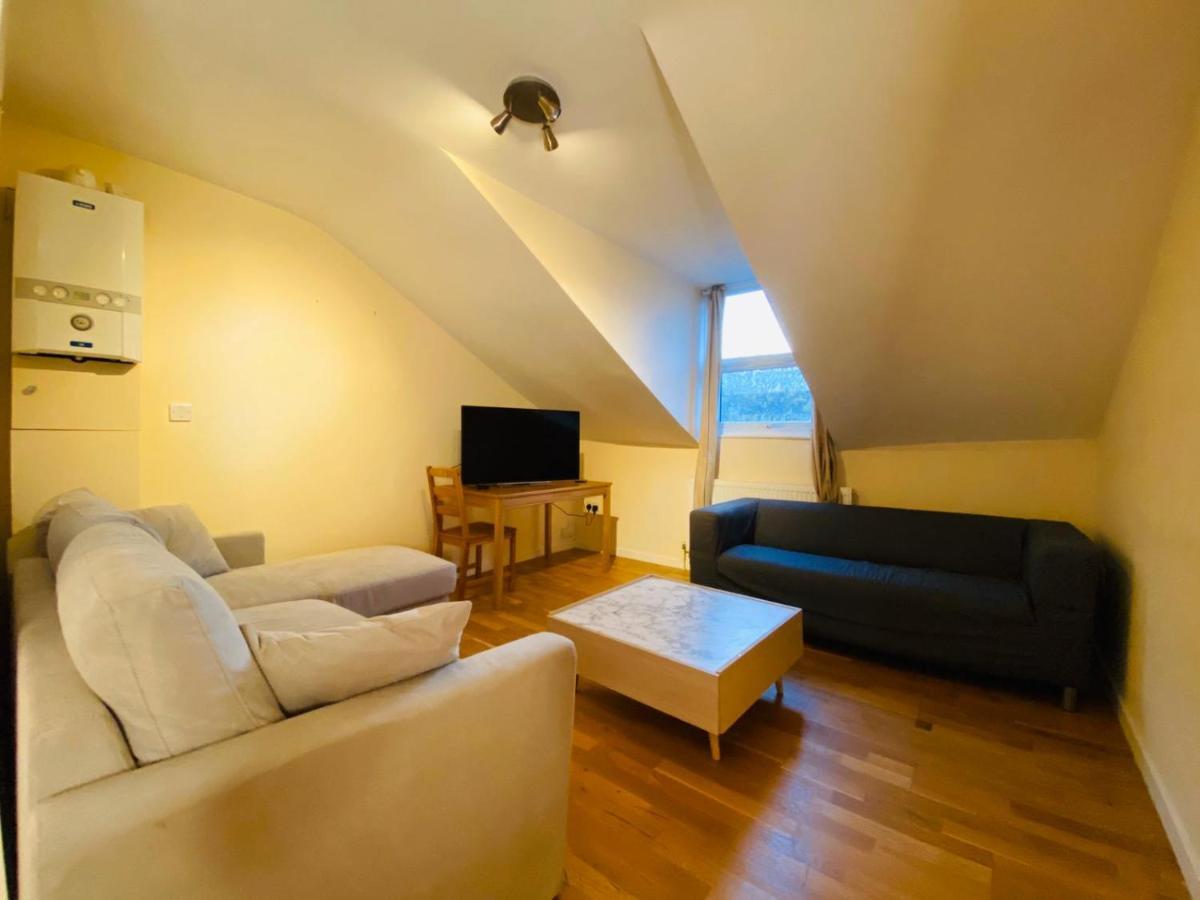 77 B Brailsford Road, Brixton, Sw2 2tb